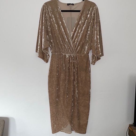 PrettyLittleThing Dresses & Skirts - Pretty Little Things Velvet Cape Champagne